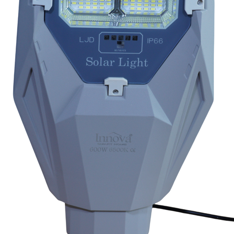 Lampa solara Aurum by Innova 600W cu panou separat, IP66, telecomanda si kit complet de instalare + Cadou Surpriza